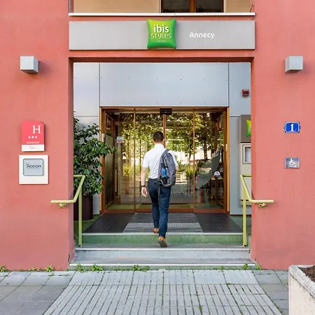 Ibis Styles Centre Gare Анси